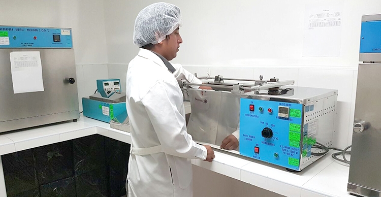 LABORATORIO DE ANÃLISIS MICROBIOLÃ“GICO